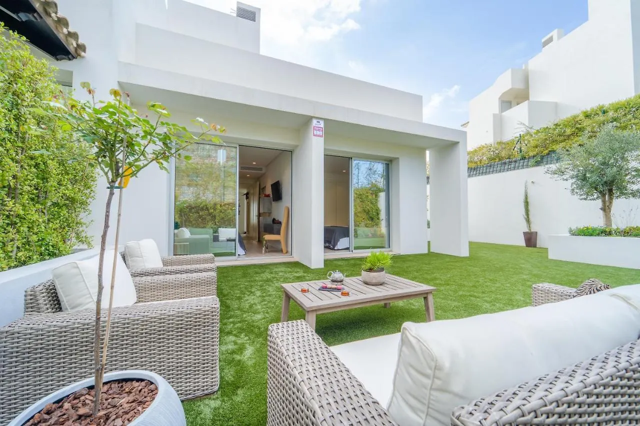 Holiday In Ground Floor Apartment In Marbella Club Hills, Benahavis